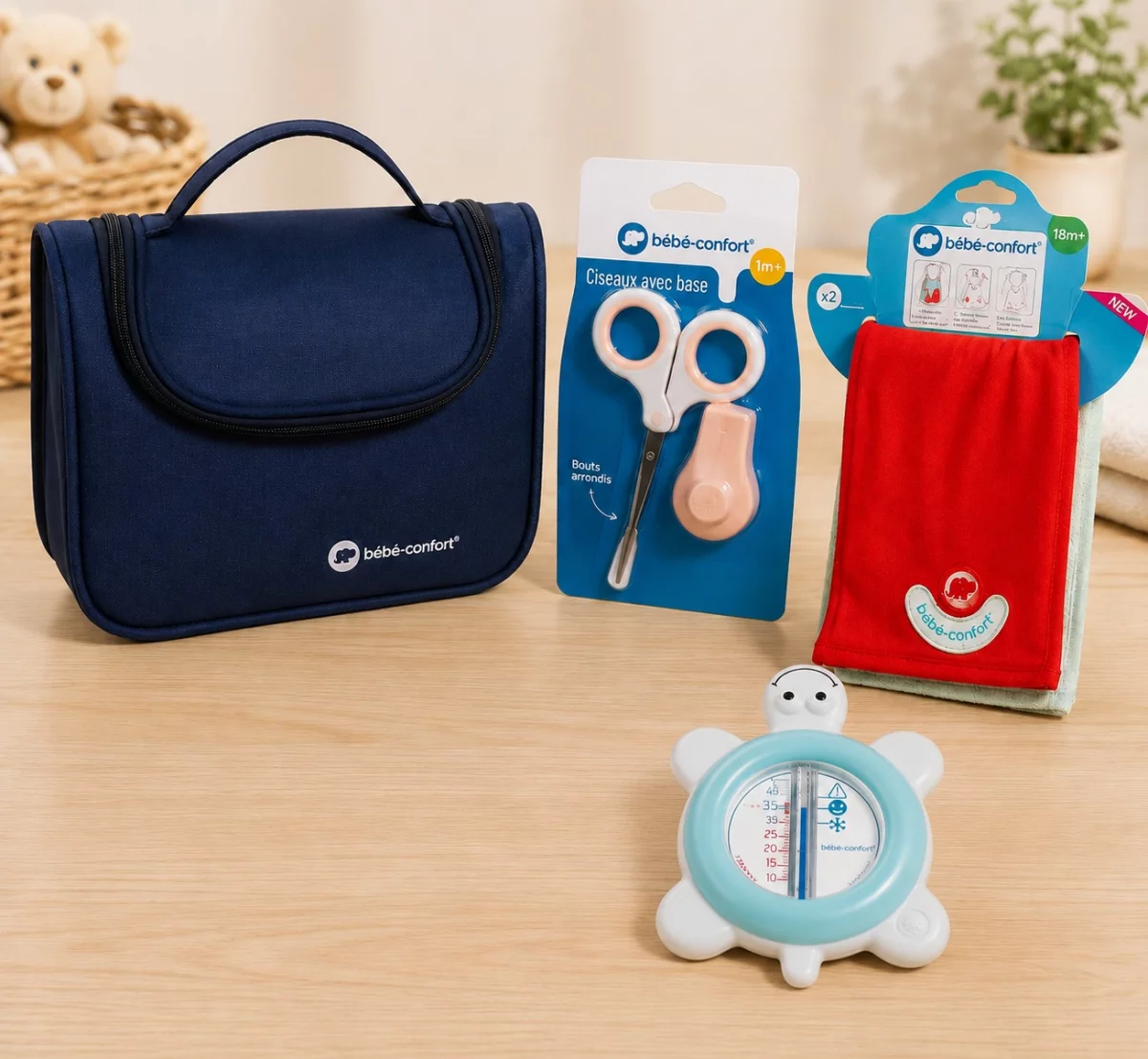 BEBE CONFORT TROUSSE DE SOIN THERMOMETRE DE BAIN + CISEAUX BASE SAILOR ROUGE + BAVOIR TABLIETTE OFFERT
